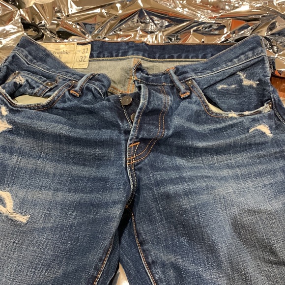 Mens 31/32 Abercrombie & Fitch Denim Shorts. - Picture 4 of 7